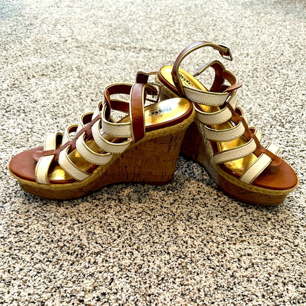 BRAND NEW: Target Missimo Gold and Cream Wedges